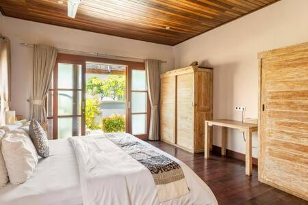 Villa Agung レンボンガン島 エクステリア 写真
