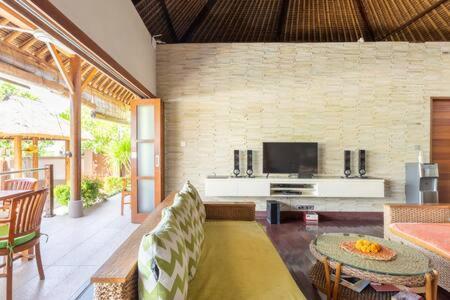 Villa Agung レンボンガン島 エクステリア 写真
